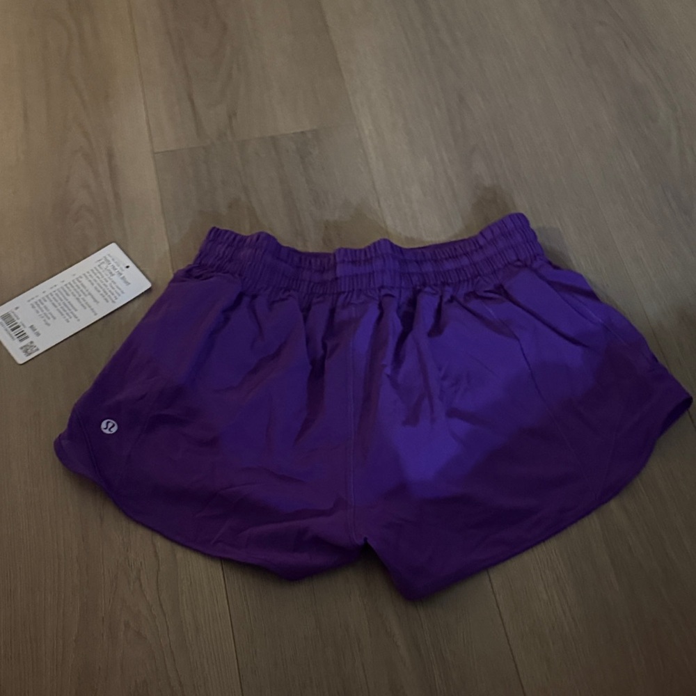 NWT 💗lululemon Hottie hot 2.5 in Women's Purple Athletic Shorts - Picture 4 of 5